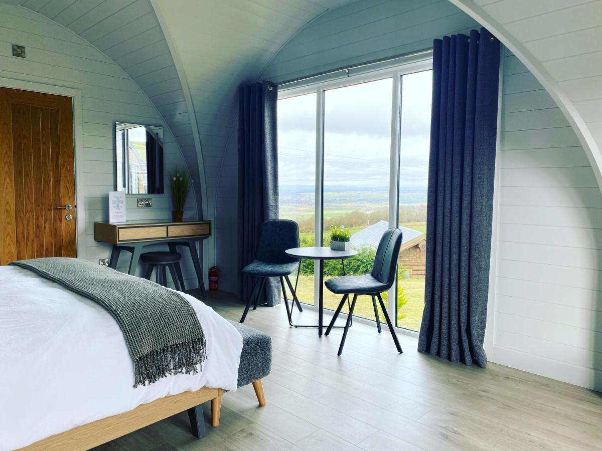 The Vu Snugs Hotel Bathgate Buitenkant foto