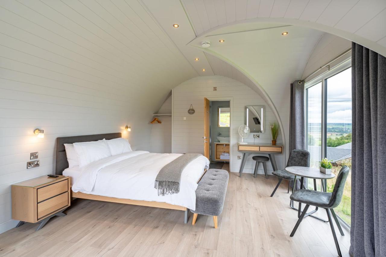 The Vu Snugs Hotel Bathgate Buitenkant foto